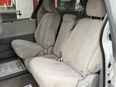 2013 Toyota Sienna LE 8-Passenger - Photo 9 - Bakersfield, CA 93305