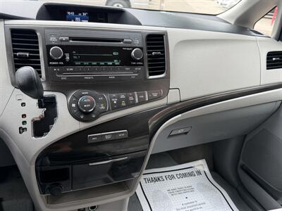 2013 Toyota Sienna LE 8-Passenger - Photo 12 - Bakersfield, CA 93305