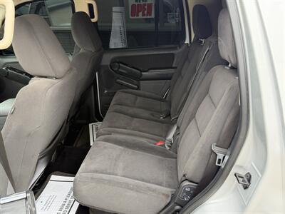 2010 Ford Explorer XLT   - Photo 9 - Bakersfield, CA 93305