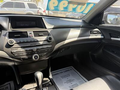 2011 Honda Accord SE   - Photo 10 - Bakersfield, CA 93305