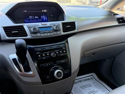 2011 Honda Odyssey EX-L   - Photo 12 - Bakersfield, CA 93305