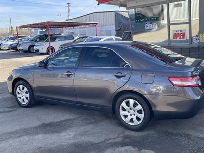 2011 Toyota Camry LE   - Photo 6 - Bakersfield, CA 93305