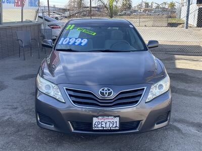 2011 Toyota Camry LE   - Photo 2 - Bakersfield, CA 93305