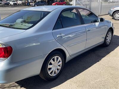 2005 Toyota Camry LE   - Photo 4 - Bakersfield, CA 93305