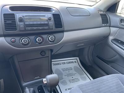 2005 Toyota Camry LE   - Photo 10 - Bakersfield, CA 93305