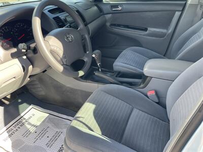 2005 Toyota Camry LE   - Photo 8 - Bakersfield, CA 93305
