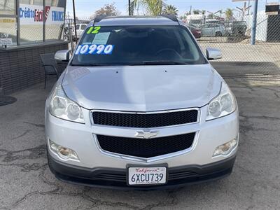 2012 Chevrolet Traverse LT   - Photo 2 - Bakersfield, CA 93305