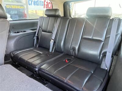 2013 Chevrolet Suburban LT   - Photo 10 - Bakersfield, CA 93305