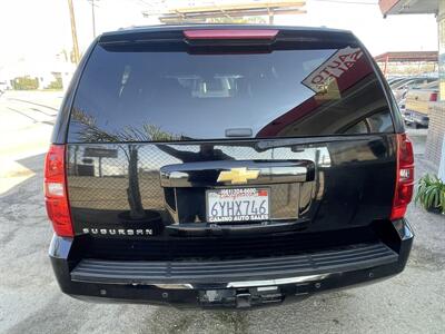 2013 Chevrolet Suburban LT   - Photo 7 - Bakersfield, CA 93305