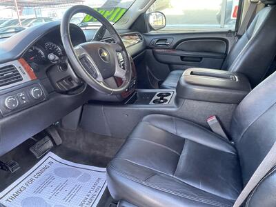 2013 Chevrolet Suburban LT   - Photo 8 - Bakersfield, CA 93305