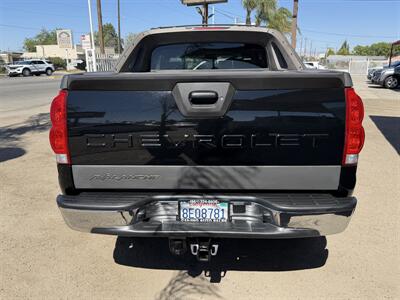 2006 Chevrolet Avalanche LS 1500 - Photo 5 - Bakersfield, CA 93305