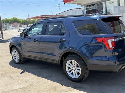 2017 Ford Explorer   - Photo 6 - Bakersfield, CA 93305