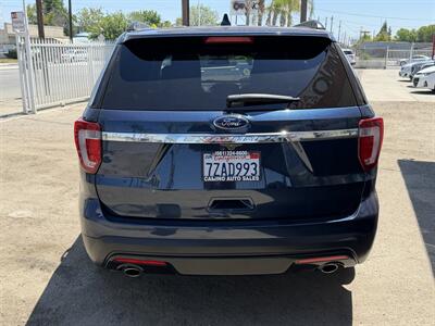 2017 Ford Explorer   - Photo 5 - Bakersfield, CA 93305