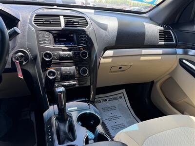 2017 Ford Explorer   - Photo 12 - Bakersfield, CA 93305