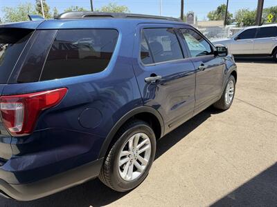 2017 Ford Explorer   - Photo 4 - Bakersfield, CA 93305