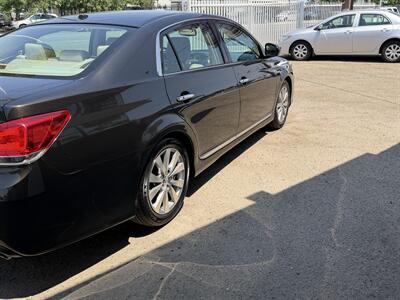 2011 Toyota Avalon   - Photo 4 - Bakersfield, CA 93305