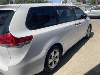 2014 Toyota Sienna L 7-Passenger   - Photo 7 - Bakersfield, CA 93305