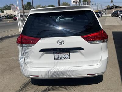 2014 Toyota Sienna L 7-Passenger   - Photo 4 - Bakersfield, CA 93305