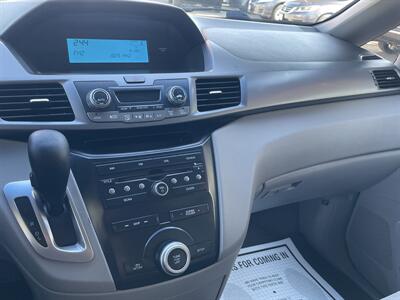 2011 Honda Odyssey EX - Photo 12 - Bakersfield, CA 93305