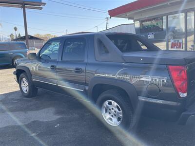 2003 Chevrolet Avalanche 1500   - Photo 5 - Bakersfield, CA 93305