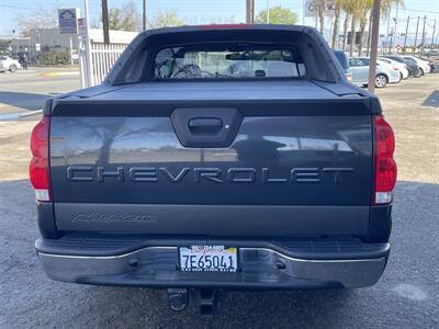 2003 Chevrolet Avalanche 1500   - Photo 4 - Bakersfield, CA 93305