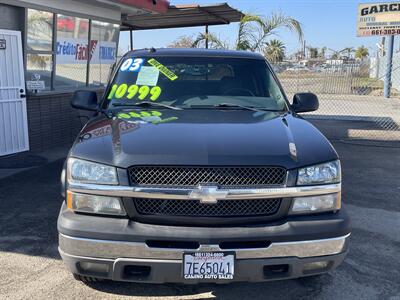 2003 Chevrolet Avalanche 1500   - Photo 2 - Bakersfield, CA 93305