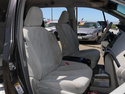 2011 Toyota Sienna LE 8-Passenger   - Photo 24 - Santa Maria, CA 93458