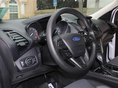 2018 Ford Escape SE   - Photo 16 - Santa Maria, CA 93458