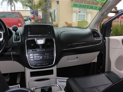 2014 Chrysler Town & Country Touring   - Photo 26 - Santa Maria, CA 93458