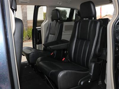 2014 Chrysler Town & Country Touring   - Photo 19 - Santa Maria, CA 93458