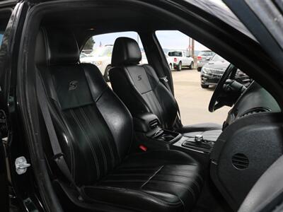 2017 Chrysler 300 Series S   - Photo 24 - Santa Maria, CA 93458