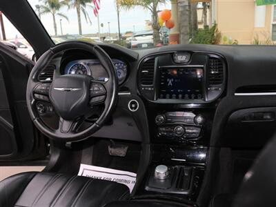2017 Chrysler 300 Series S   - Photo 29 - Santa Maria, CA 93458