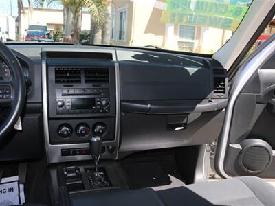 2011 Jeep Liberty Sport   - Photo 29 - Santa Maria, CA 93458