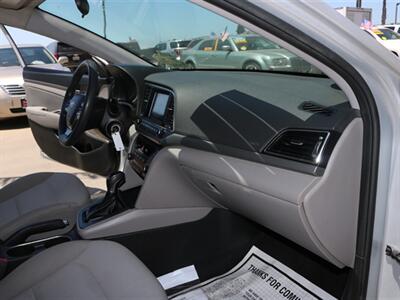 2018 Hyundai ELANTRA SEL   - Photo 21 - Santa Maria, CA 93458