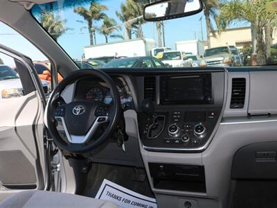 2017 Toyota Sienna LE 8-Passenger   - Photo 32 - Santa Maria, CA 93458