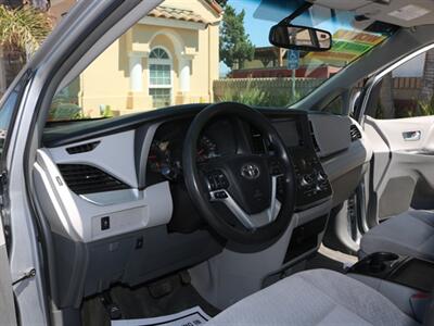 2017 Toyota Sienna LE 8-Passenger   - Photo 20 - Santa Maria, CA 93458