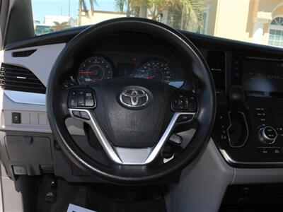 2017 Toyota Sienna LE 8-Passenger   - Photo 33 - Santa Maria, CA 93458