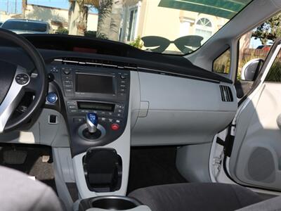 2014 Toyota Prius Three   - Photo 28 - Santa Maria, CA 93458