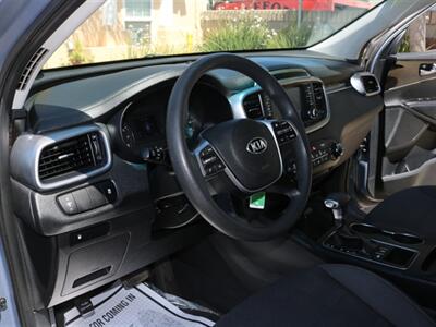 2020 Kia Sorento LX AWD   - Photo 18 - Santa Maria, CA 93458