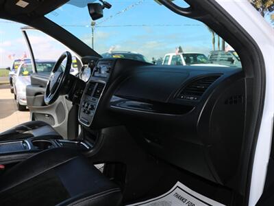 2015 Dodge Grand Caravan SXT Plus   - Photo 21 - Santa Maria, CA 93458