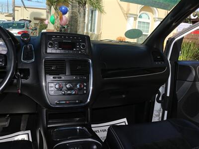 2015 Dodge Grand Caravan SXT Plus   - Photo 27 - Santa Maria, CA 93458