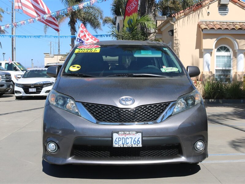 2011 Toyota Sienna SE 8-Passenger  