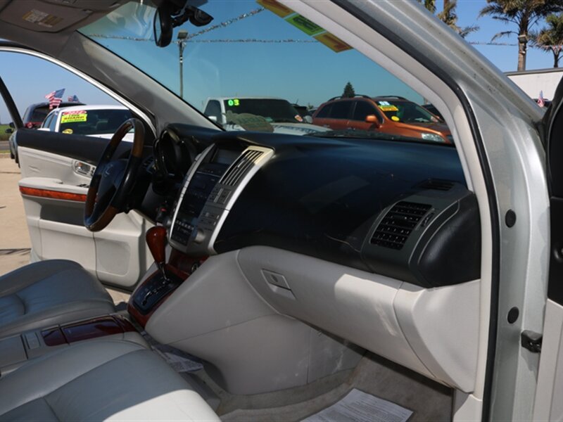 2004 Lexus RX photo 23