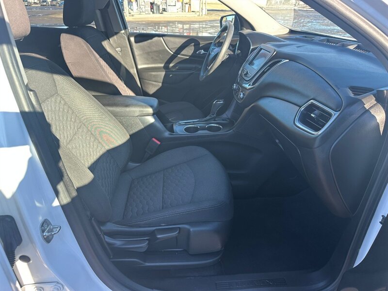 2020 Chevrolet Equinox LT 4x4 - Photo 14 - St Albert, AB T8N 3Z7