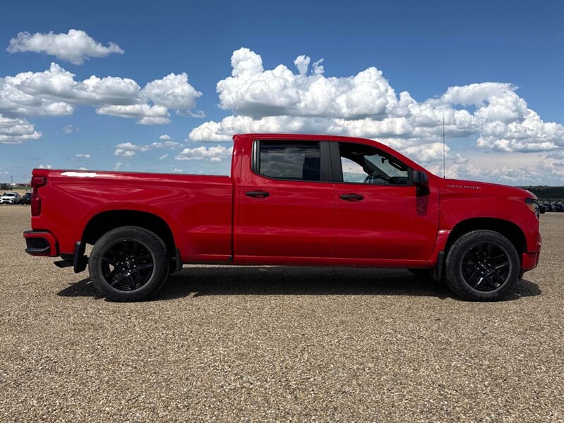 2023 Chevrolet Silverado 1500 Custom 6.6ft Box 4x4 - Photo 3 - St Albert, AB T8N 3Z7