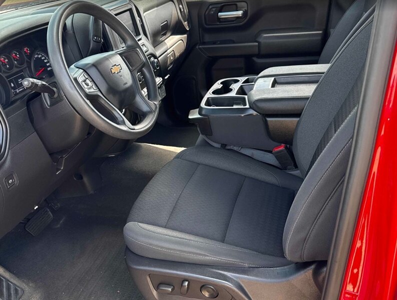 2023 Chevrolet Silverado 1500 Custom 6.6ft Box 4x4 - Photo 8 - St Albert, AB T8N 3Z7