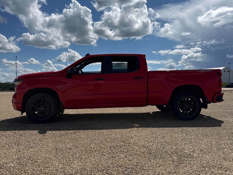 2023 Chevrolet Silverado 1500 Custom 6.6ft Box 4x4 - Photo 2 - St Albert, AB T8N 3Z7