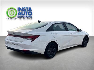 2023 Hyundai ELANTRA Preferred   - Photo 8 - Edmonton, AB T5L 2J7