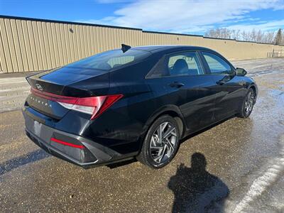 2024 Hyundai ELANTRA Preferred Tech   - Photo 8 - St Albert, AB T8N 3Z7
