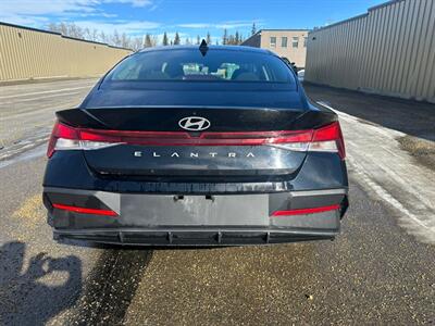 2024 Hyundai ELANTRA Preferred Tech   - Photo 7 - St Albert, AB T8N 3Z7